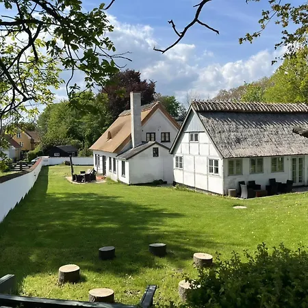 Experience 'the Old Smithy' Near Faxe Bay * Lund (Stevns)